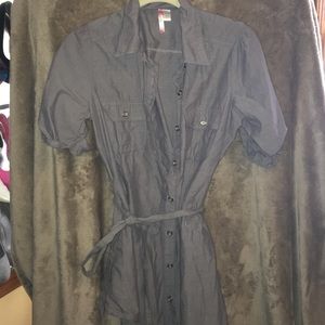 ❌❌❌SOLD❌❌❌ Gray button up blouse with tie