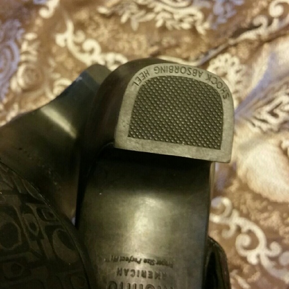 Sandals - Picture 3 of 3