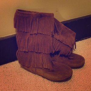 Minnetonka Indian boots