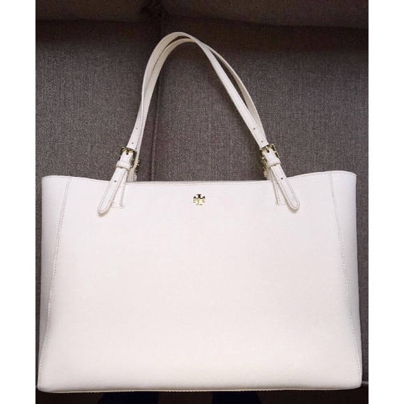Tory Burch Handbags - 🎉 FLASH SALE 🎉 NEW Large Tory Burch York