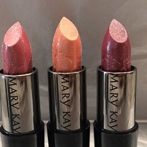 Mary Kay Creme Lipstick bundle.