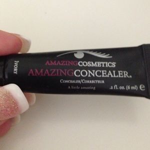 Amazing cosmetics concealer