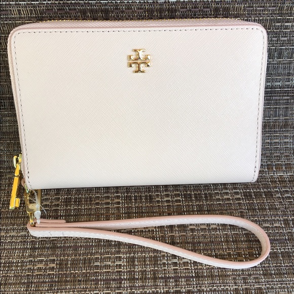 Tory Burch Handbags - 🎉SALE🎉 Tory Burch Light Oak York Wristlet