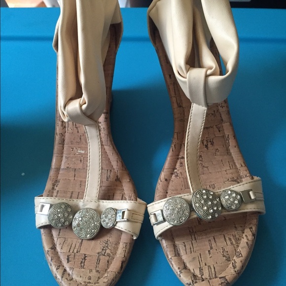 Dressy Wedges - Picture 2 of 4