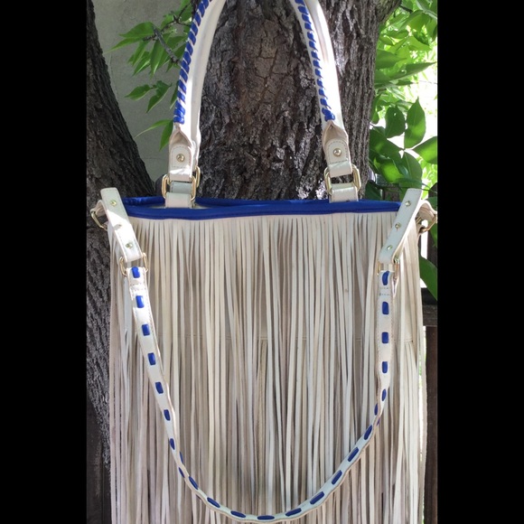 STEVE MADDEN FRINGED TOTE - Picture 2 of 4