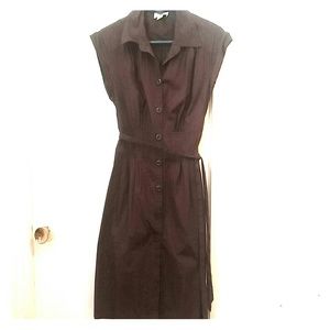 SBrown picinic dress with cap sleaves and button s