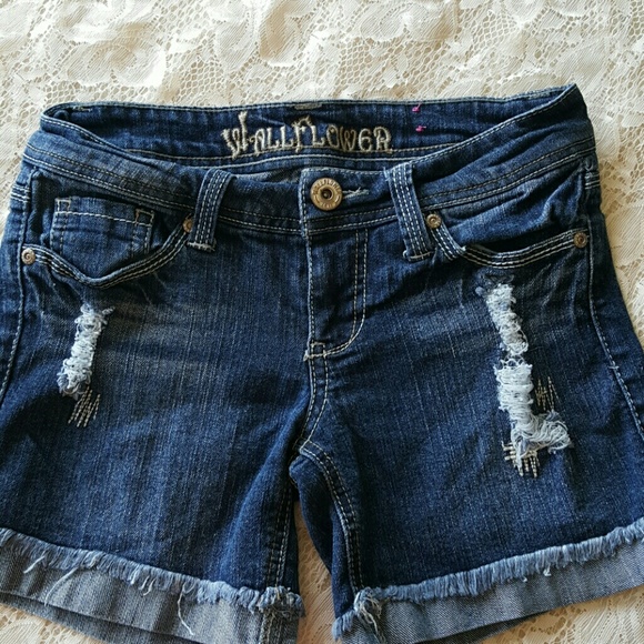 Wallflower//Distressed Shorts - Picture 2 of 4
