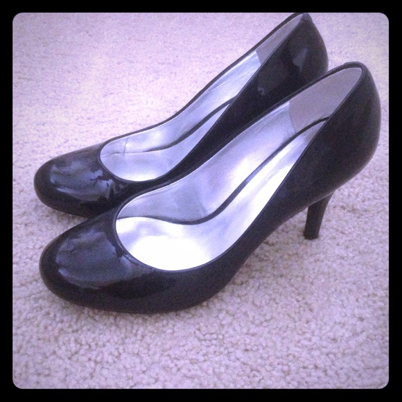 Size 9 new black pumps