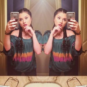 Meet your Posher, Vanessa