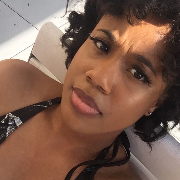 Bronzer - Picture 2 of 4