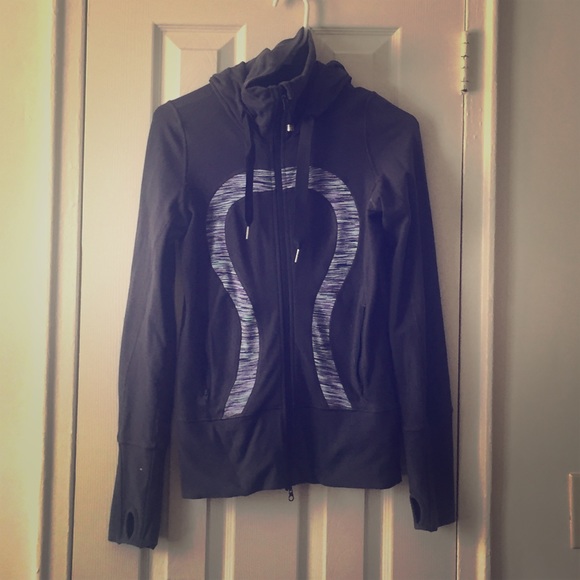 Lululemon Scuba Hoodie size Small