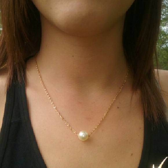 Sold on Merc! CLEARANCE!  NWOT Faux Pearl Necklace