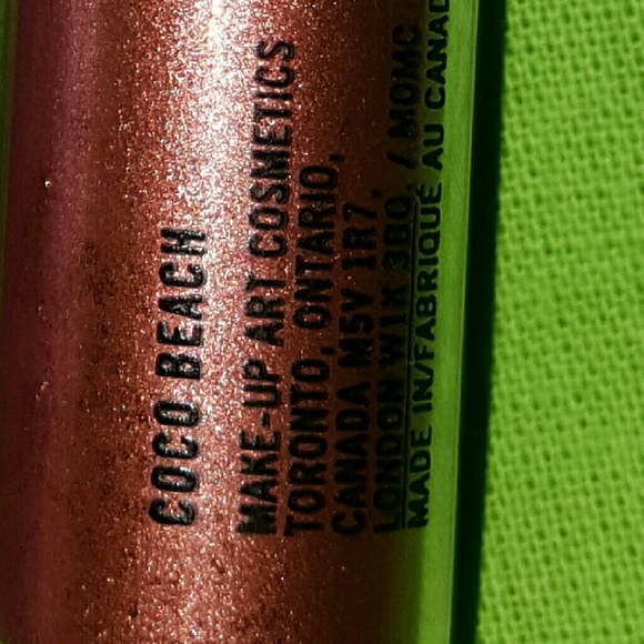 Mac coco beach pigment. Small holiday set size