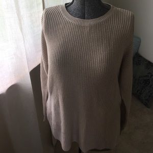 ✨Slouchy cream sweater✨