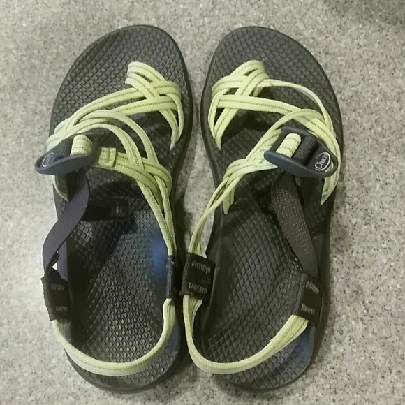 2 strap chacos