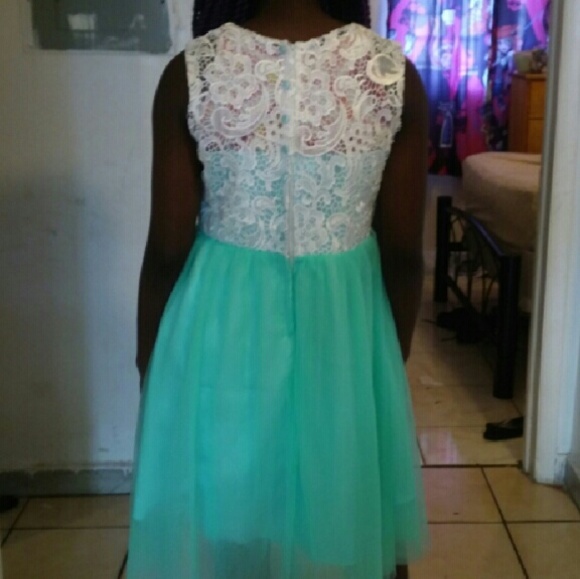 Girl dress - Picture 2 of 4