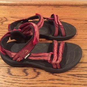 pink/maroon tevas