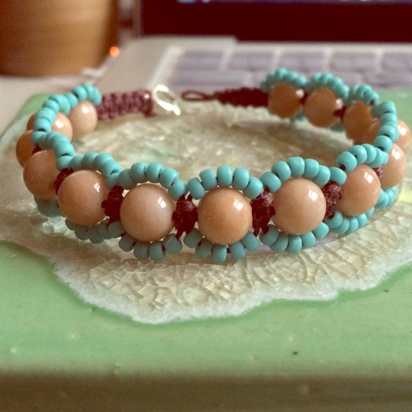 Handmade beaded macrame bracelet 🌸 - Picture 1 of 4