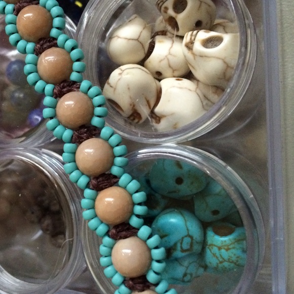 Handmade beaded macrame bracelet 🌸 - Picture 4 of 4