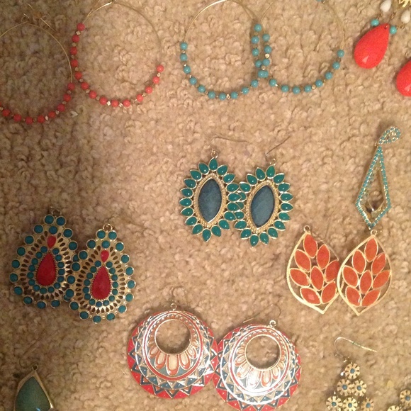 Earring bundle - Picture 2 of 4