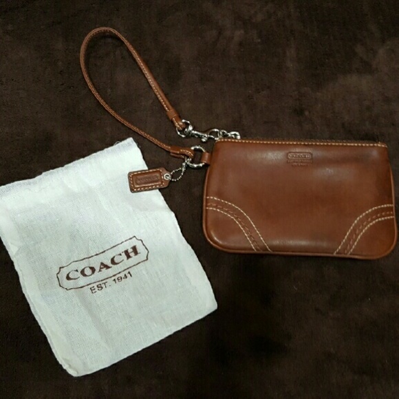 Coach Handbags - AUTHENTIC Vintage coach wristlet brown tobacco