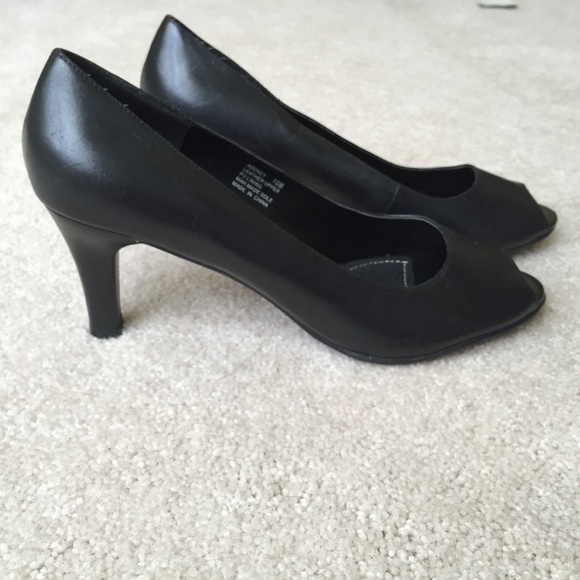 Chaps black peep toe heels - Picture 1 of 4