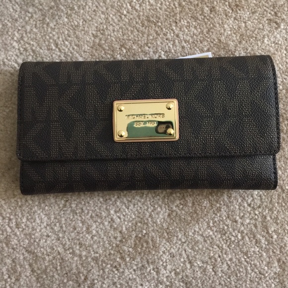 NEVER USED MICHAEL KORS WALLET