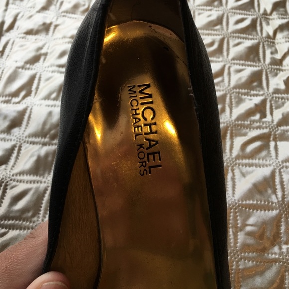 Mk size 7 heels - Picture 2 of 4