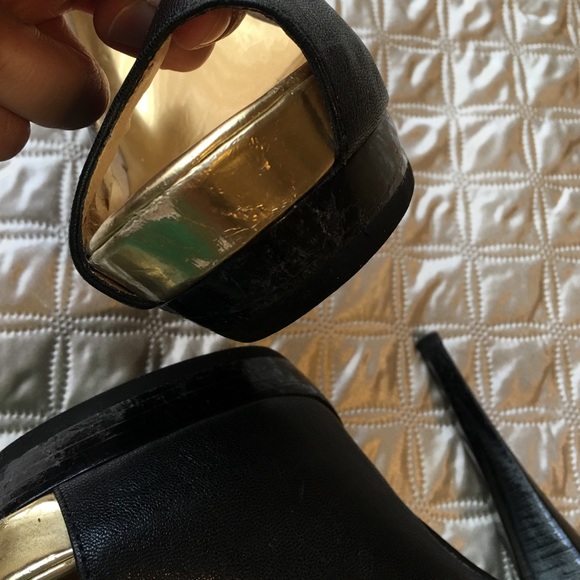 Mk size 7 heels - Picture 4 of 4