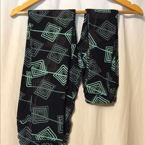 NWOT LuLaRoe Mommy & Me Leggings OS and Kids S/M