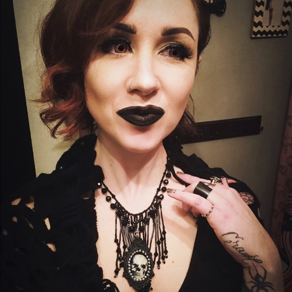 Meet your Posher, Rebecca - Picture 2 of 4