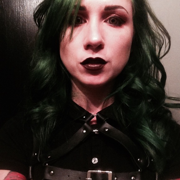 Meet your Posher, Rebecca - Picture 3 of 4