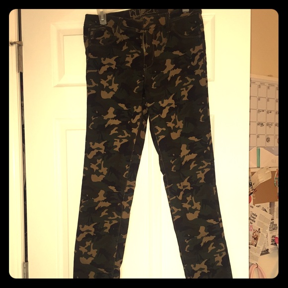 Camo print jeggings