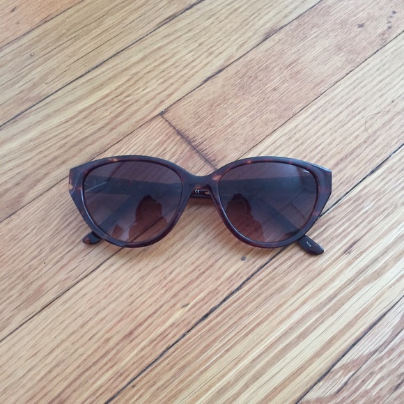 Betsey Johnson cat eye sunglasses