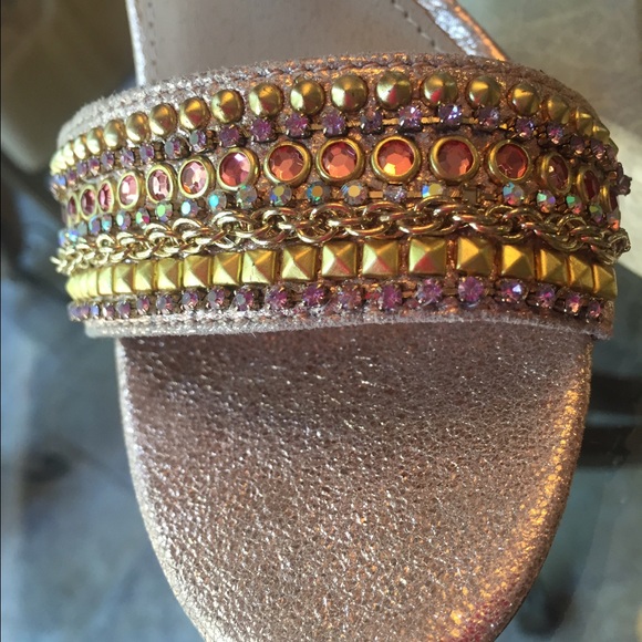 🤔OFFERS👏🏼Gorgeous STEVE MADDEN NIB -SZ 7