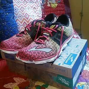 Brooks Pure Connect 4