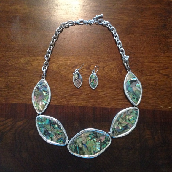 Green Marbled necklace and earring set