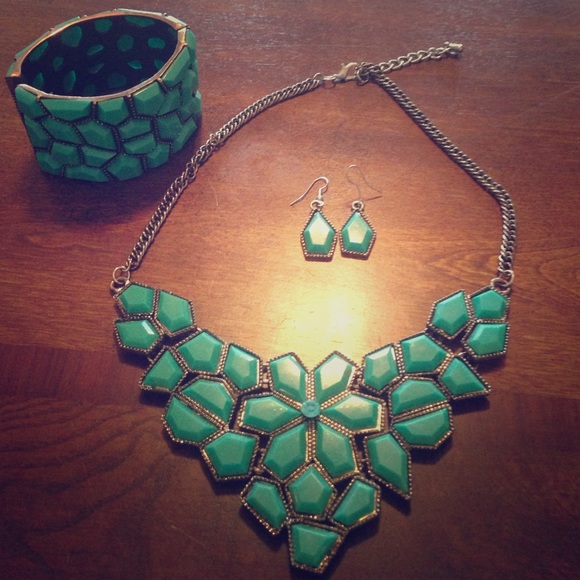 Jewelry - ALL INCLUDED! Jewelry set