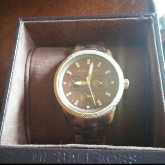 *SOLD ON ANOTHER SITE*Authentic Michael Kors Watch - Picture 4 of 4