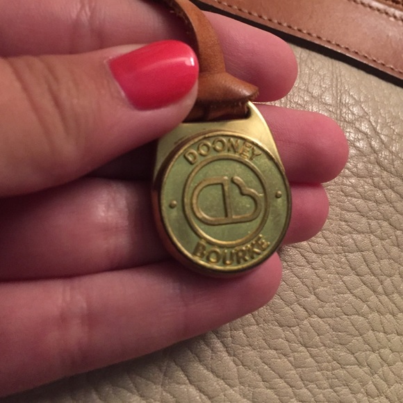 dooney and bourke bag - Picture 5 of 6