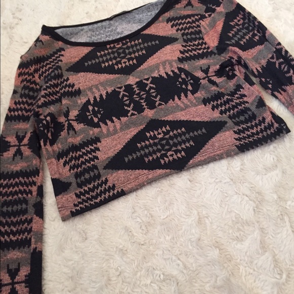 Aztec Crop Top - Picture 3 of 3