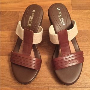 Pre owned size 5 shoes.