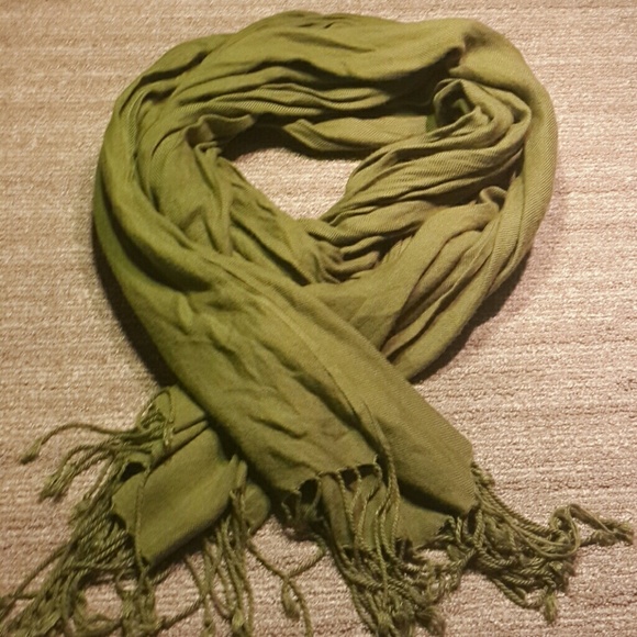Olive green scarf - Picture 2 of 2