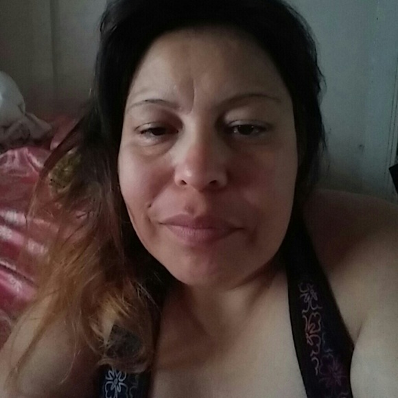 Meet your Posher, Sarina - Picture 1 of 1