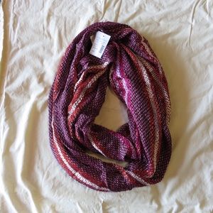 ❌ SOLD! ❌ NWT Maroon and Gold Infinity Scarf