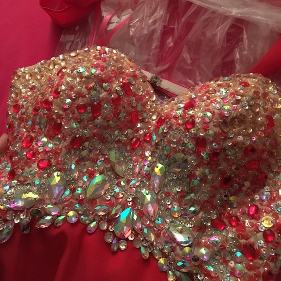 Gorgeous Strapless prom dress - Picture 6 of 7