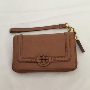 Tory Burch smartphone wristlet clutch fits iphone6