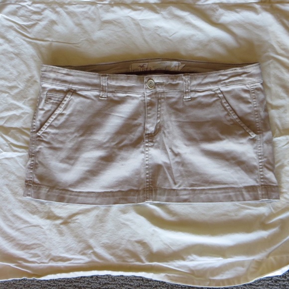 ❌ DONATED ❌ EUC Hollister Khaki Skirt - Picture 1 of 3