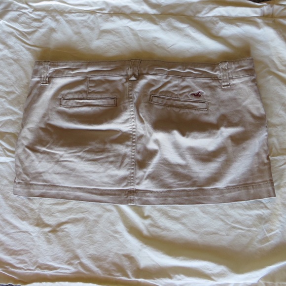 ❌ DONATED ❌ EUC Hollister Khaki Skirt - Picture 2 of 3