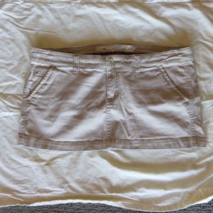 ❌ DONATED ❌ EUC Hollister Khaki Skirt